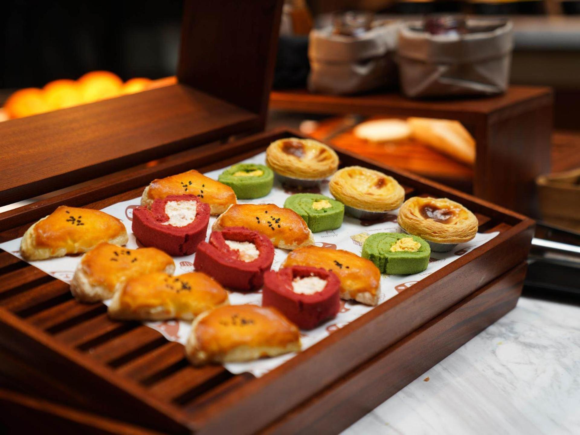 Park Inn By Radisson Nanchong Yilong Star City Plaza Экстерьер фото