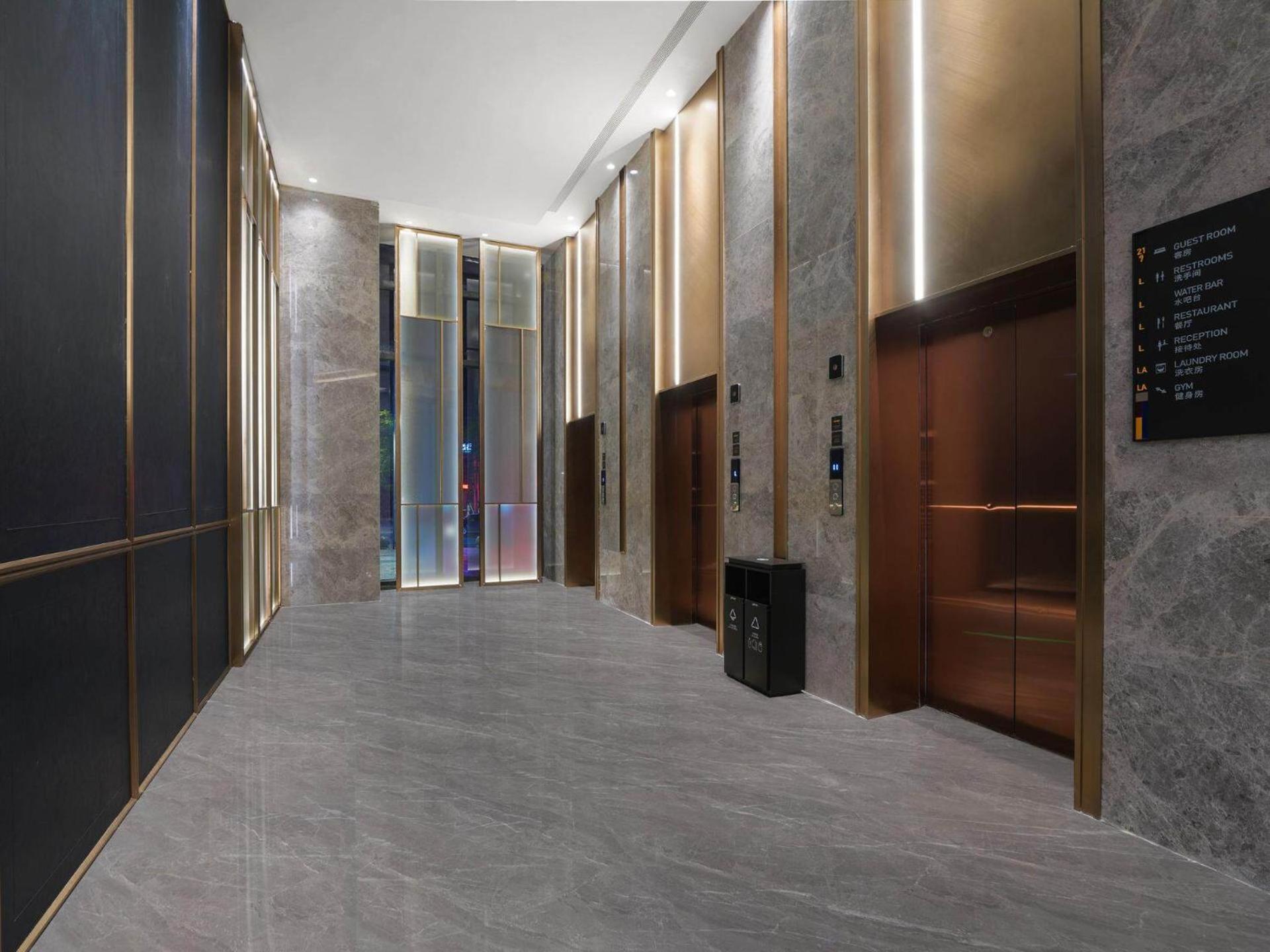 Park Inn By Radisson Nanchong Yilong Star City Plaza Экстерьер фото